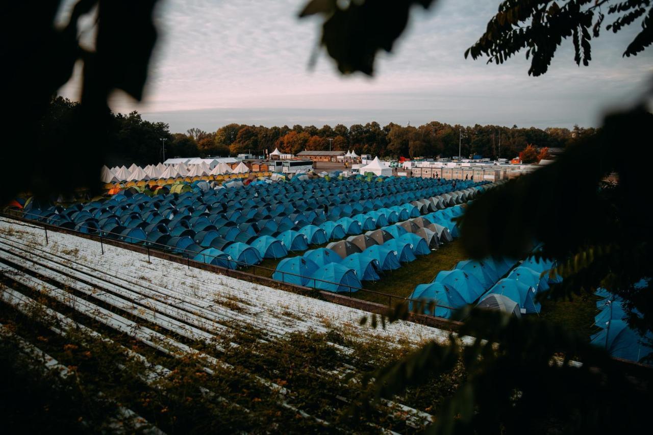 The Esn Kingsday Campsite Амстердам Екстериор снимка